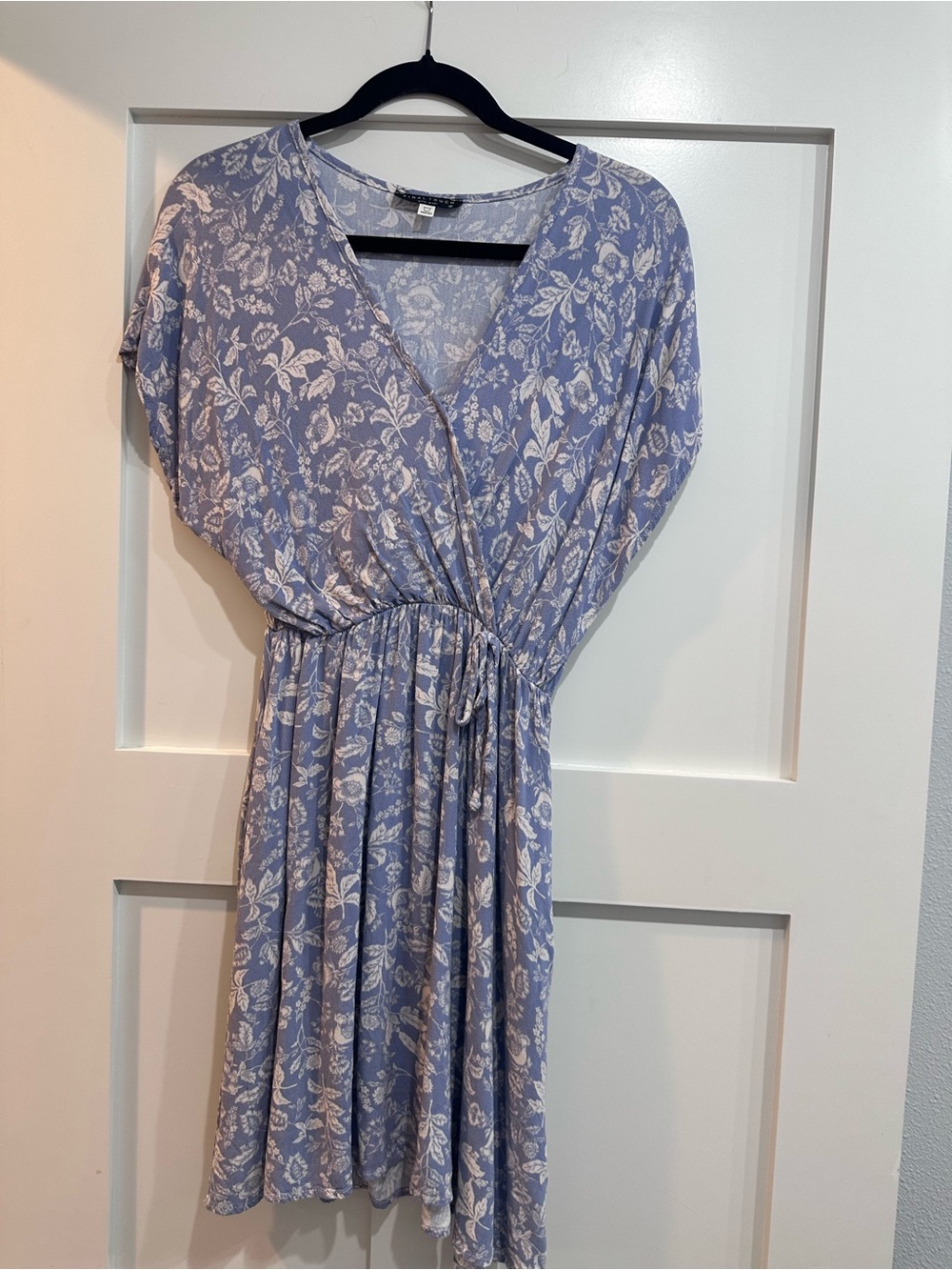 Final Touch Lavender Floral Wrap Midi Dress Small